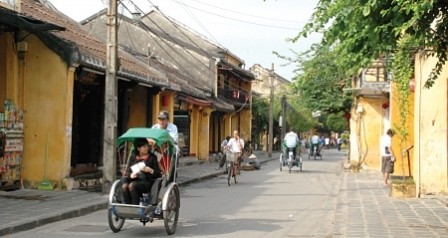 Việt Nam là điểm đến mới nổi được du khách lựa chọn trong năm 2012 - ảnh 1